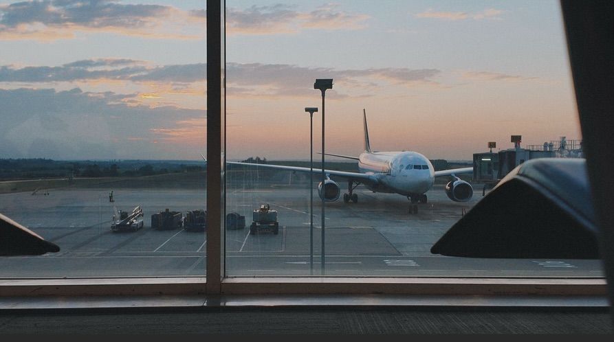 Vue sur le tarmac de l'aéroport Léon Mba, Libreville
